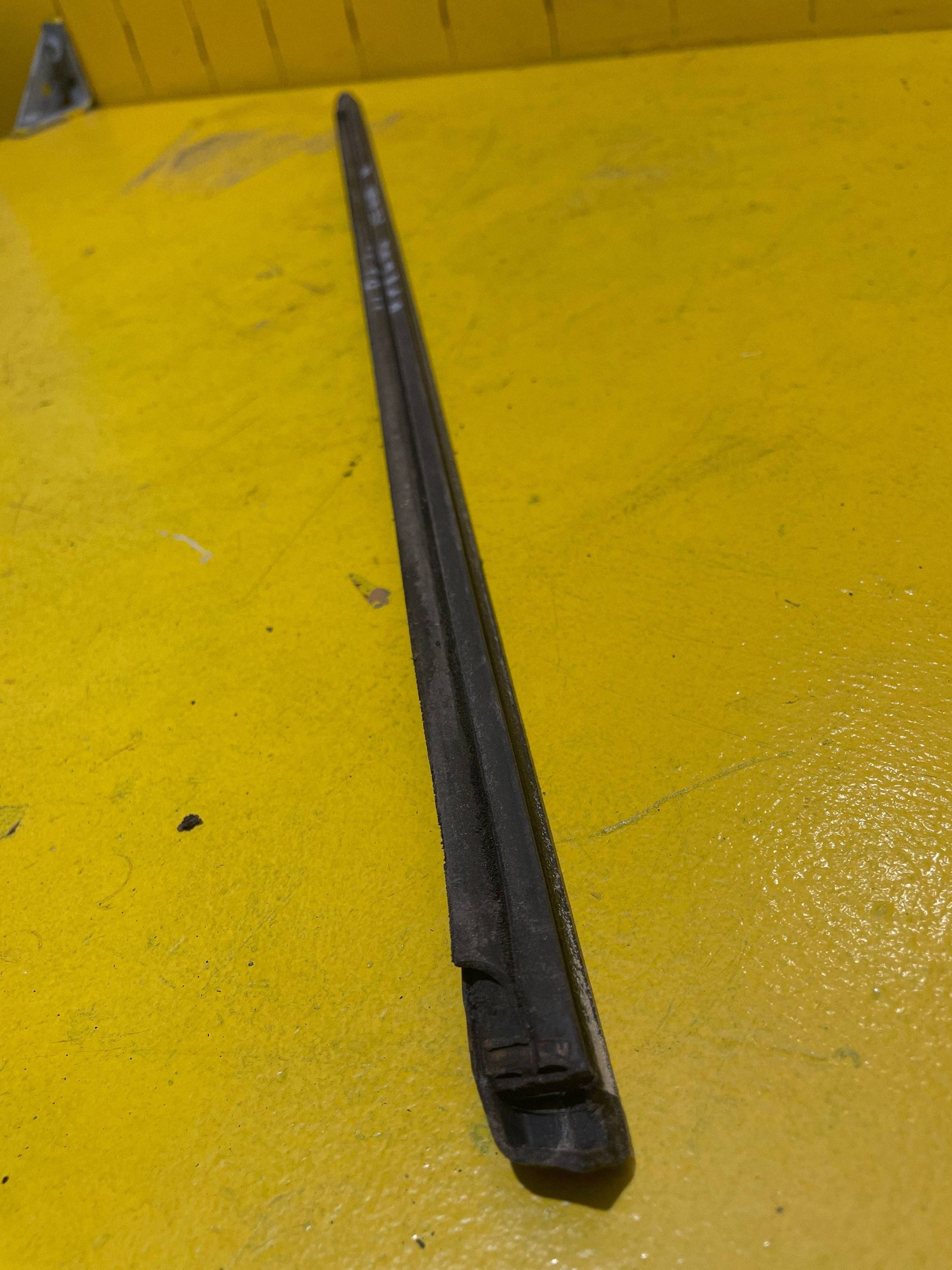 Saab 9-5 Windabweiser rechts vorne OEM 5364435 image 4