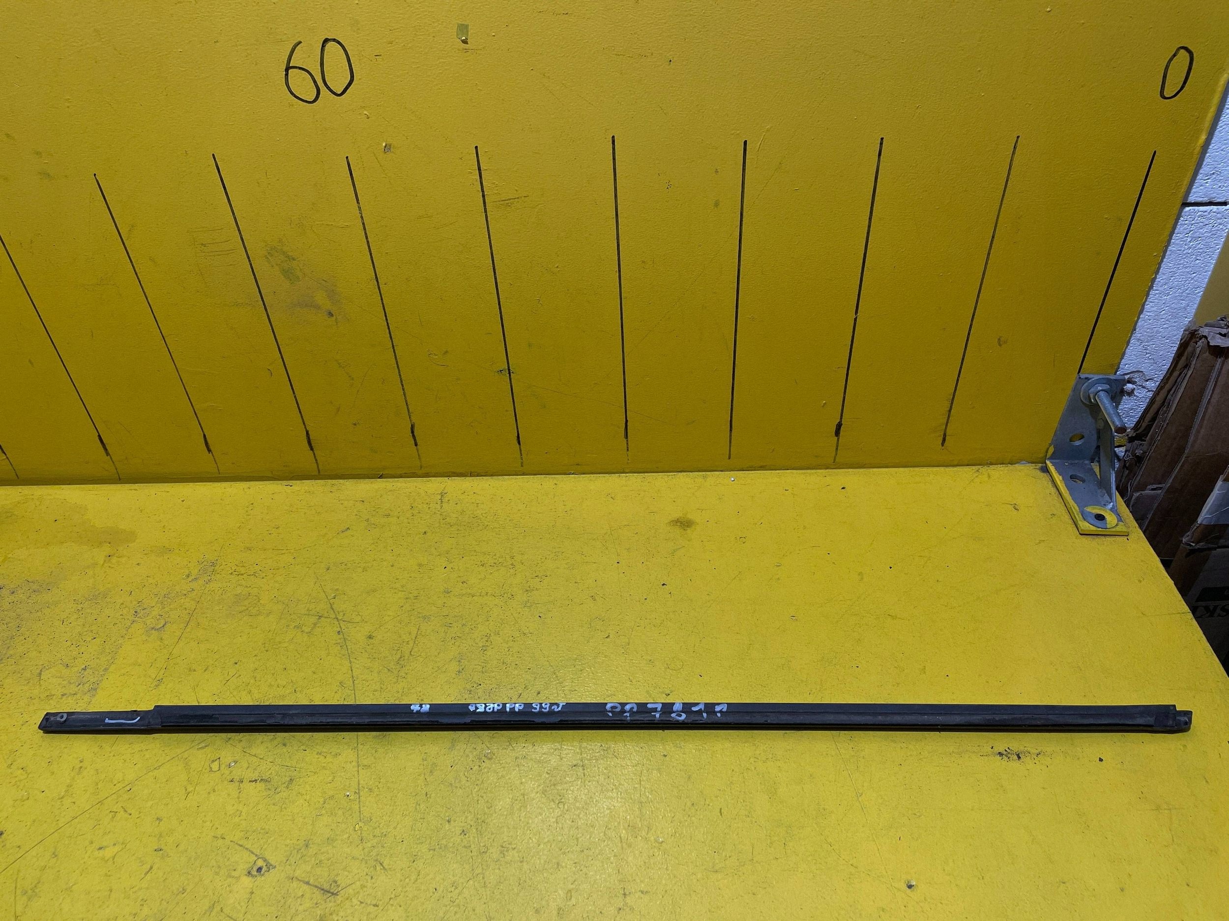 Saab 9-5 Windabweiser rechts vorne OEM 5364435 image 5