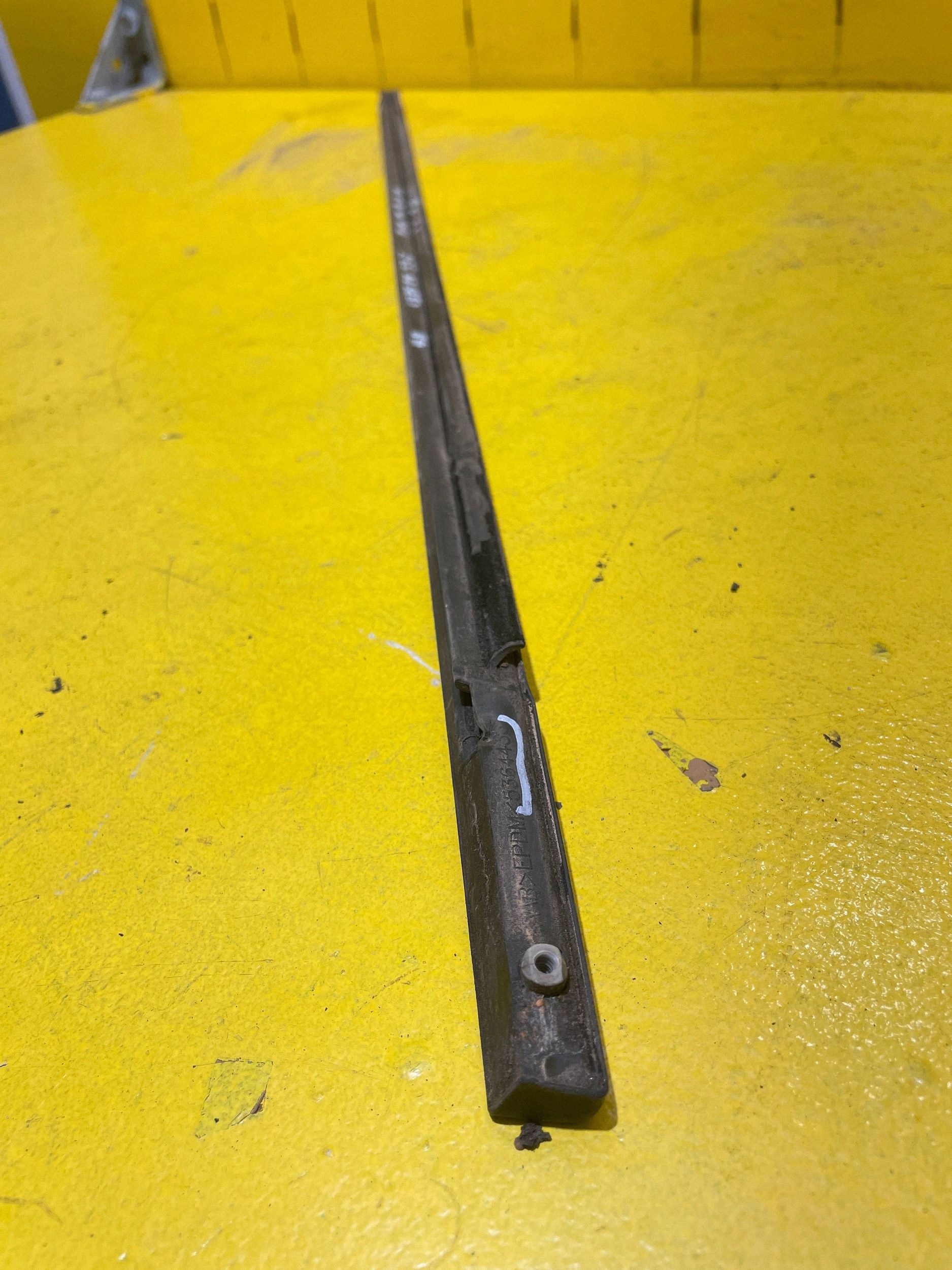 Saab 9-5 Windabweiser rechts vorne OEM 5364435 image 6