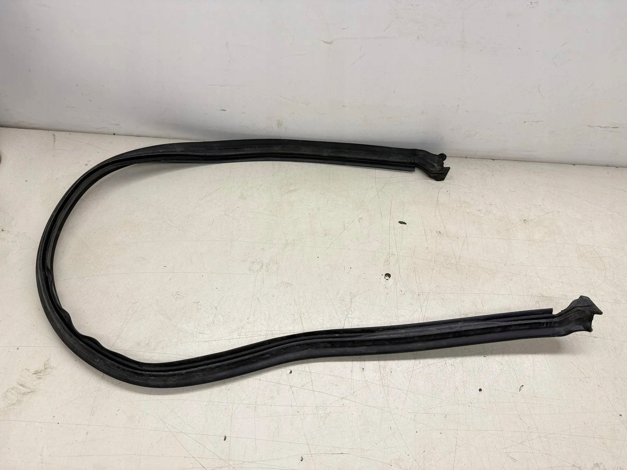 BMW 6 E63 E64 LCI Maskin tiiviste 7008797 image 4
