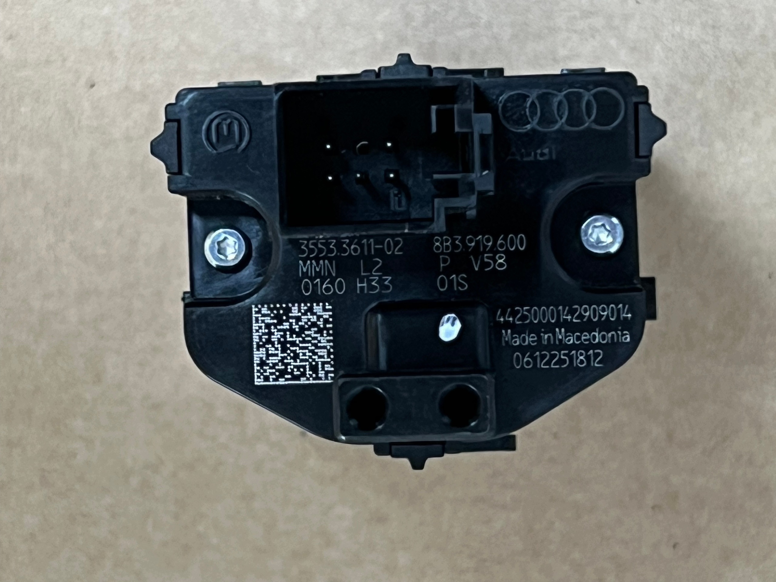 Audi Radio Volume Control Button 8B3919600 OEM Used