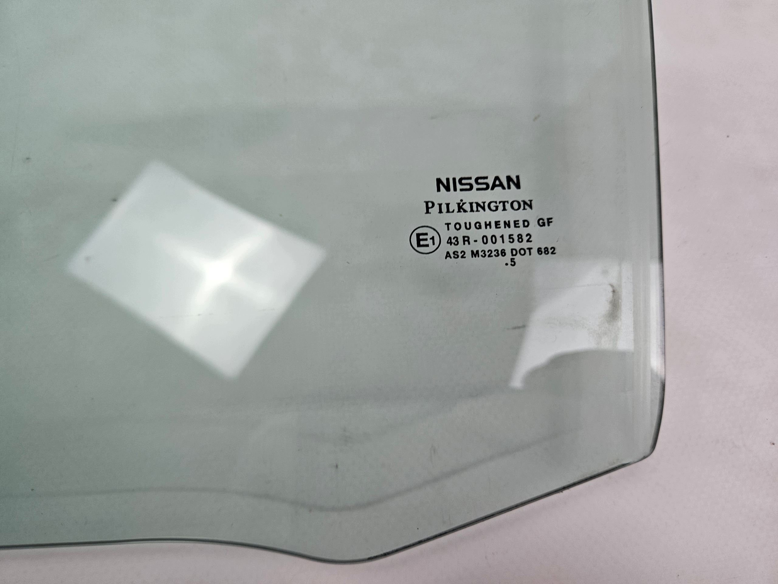Vidro Porta Dianteira Esquerda Nissan Micra K12 2003-2010