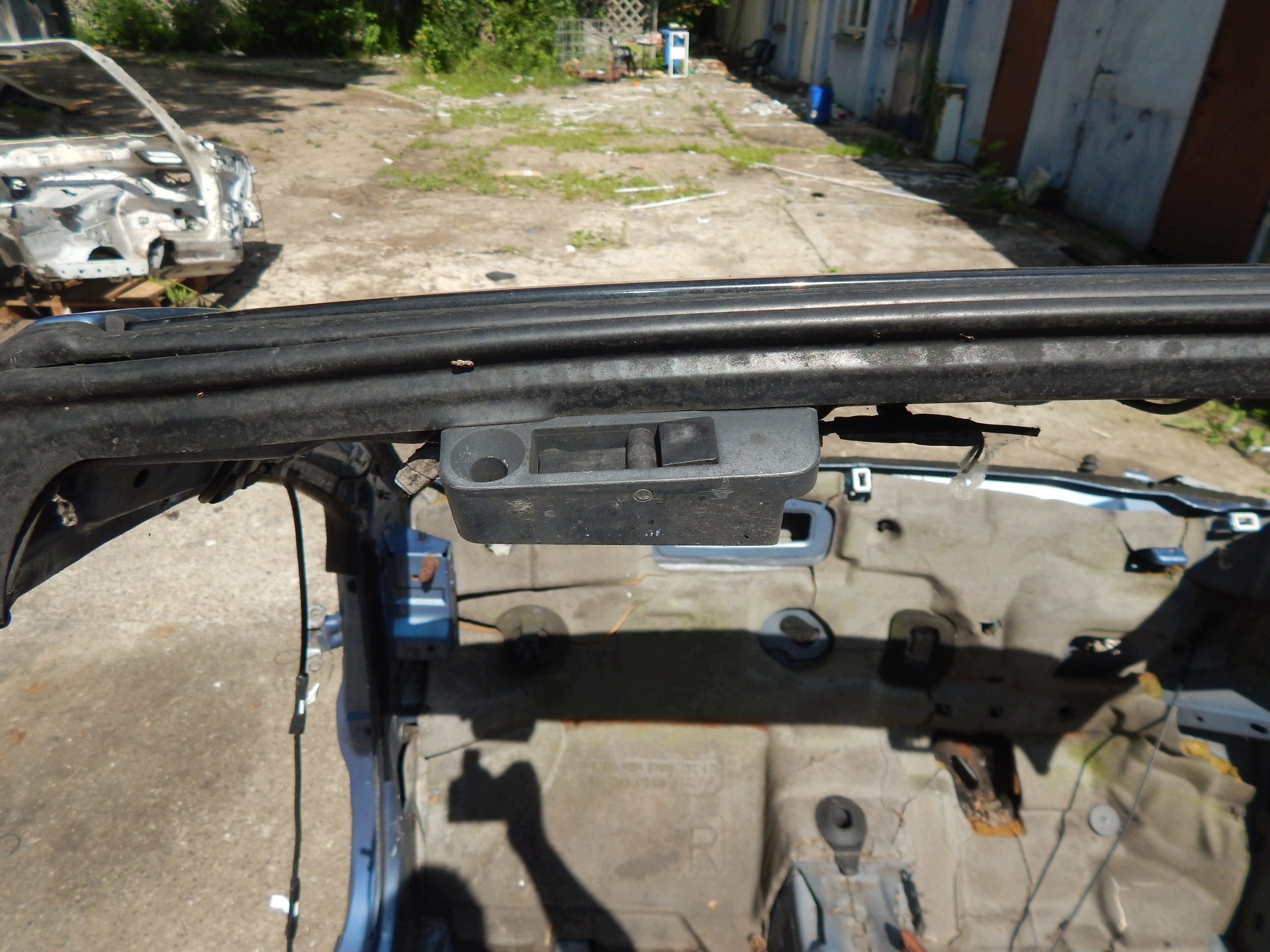 Fecho do Teto Rígido Nissan Micra K12 C+C 05-10 image 4