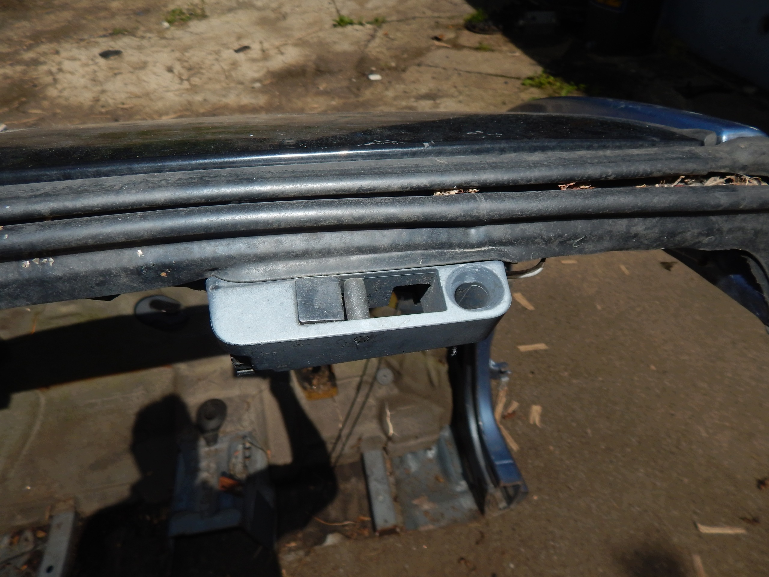 Fecho do Teto Rígido Nissan Micra K12 C+C 05-10 image 5