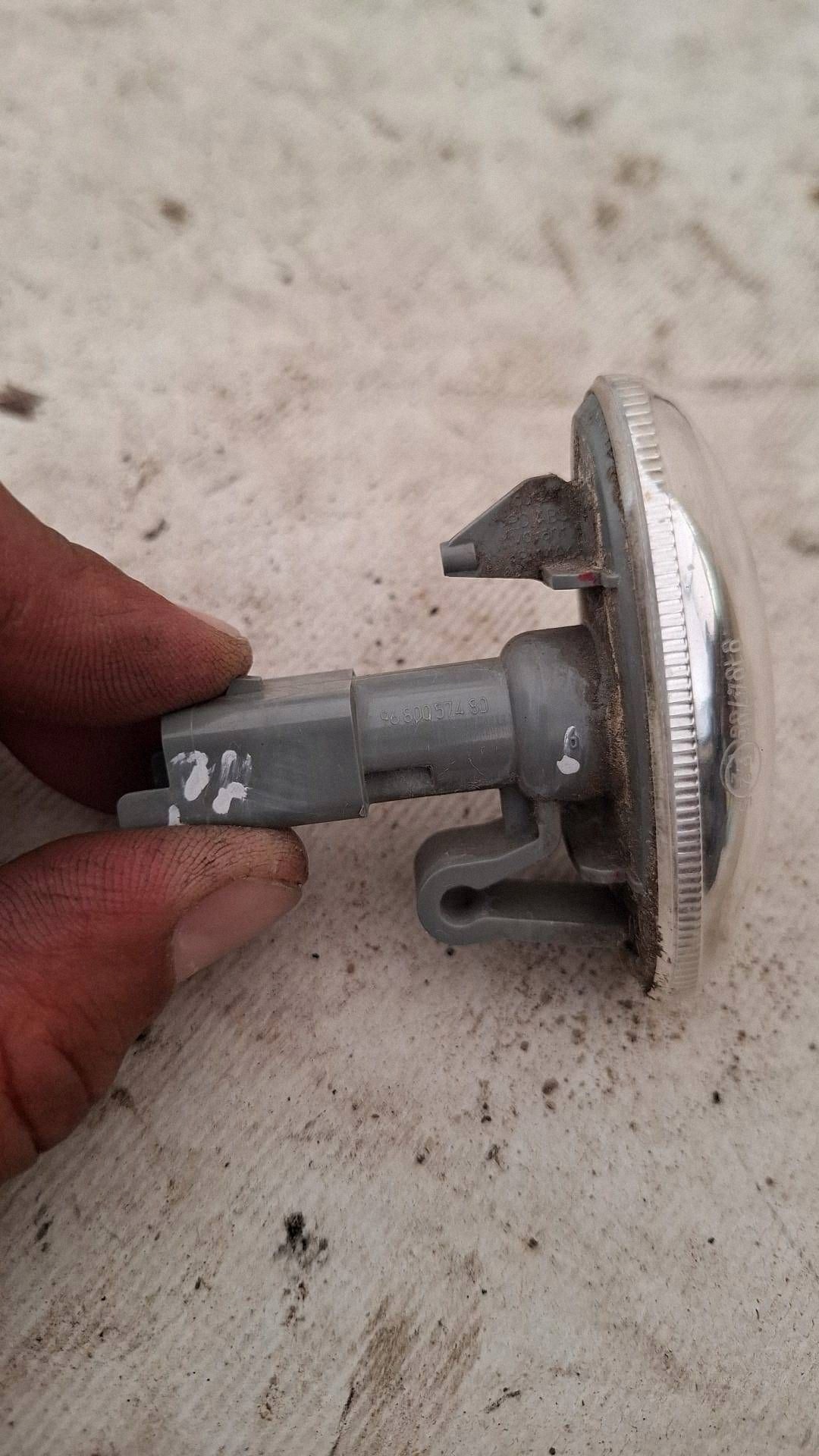 Side direction indicator Peugeot OE 9680057480 image 3