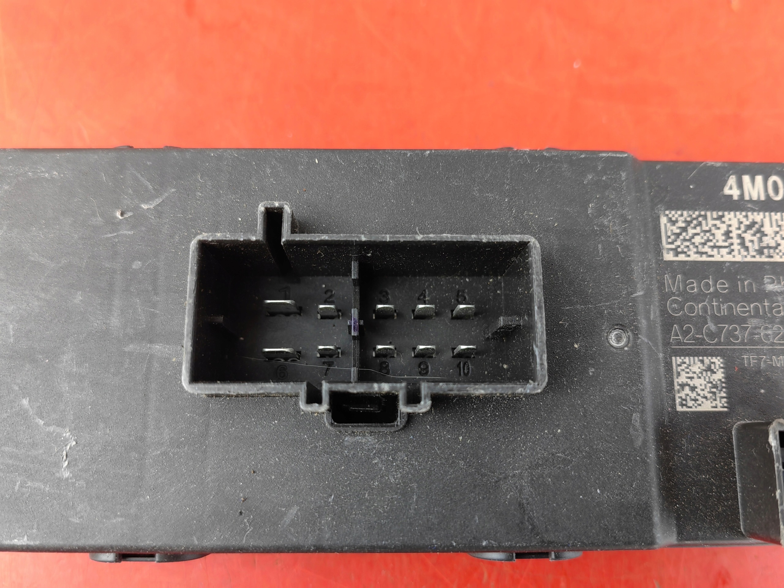 Audi A4 A6 VW Skoda Seat takaluukun ohjain 4M0959107F