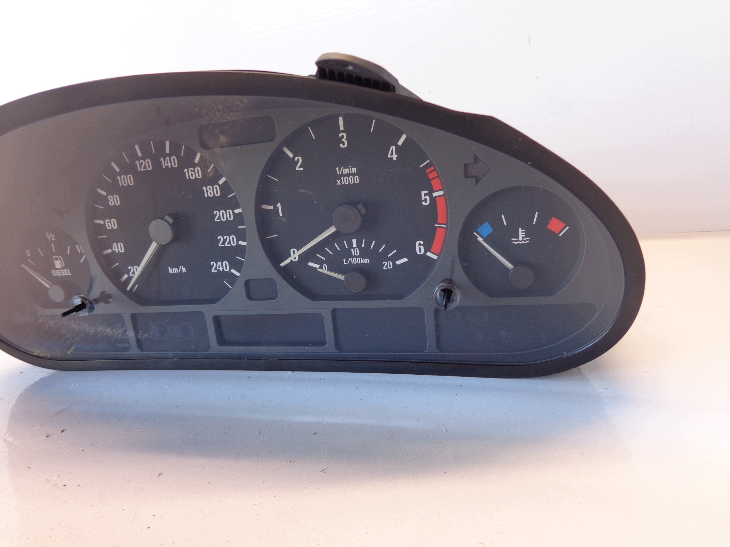 BMW 3 E46 2.0 D M47 ZEGARY 6906884 EUROPE