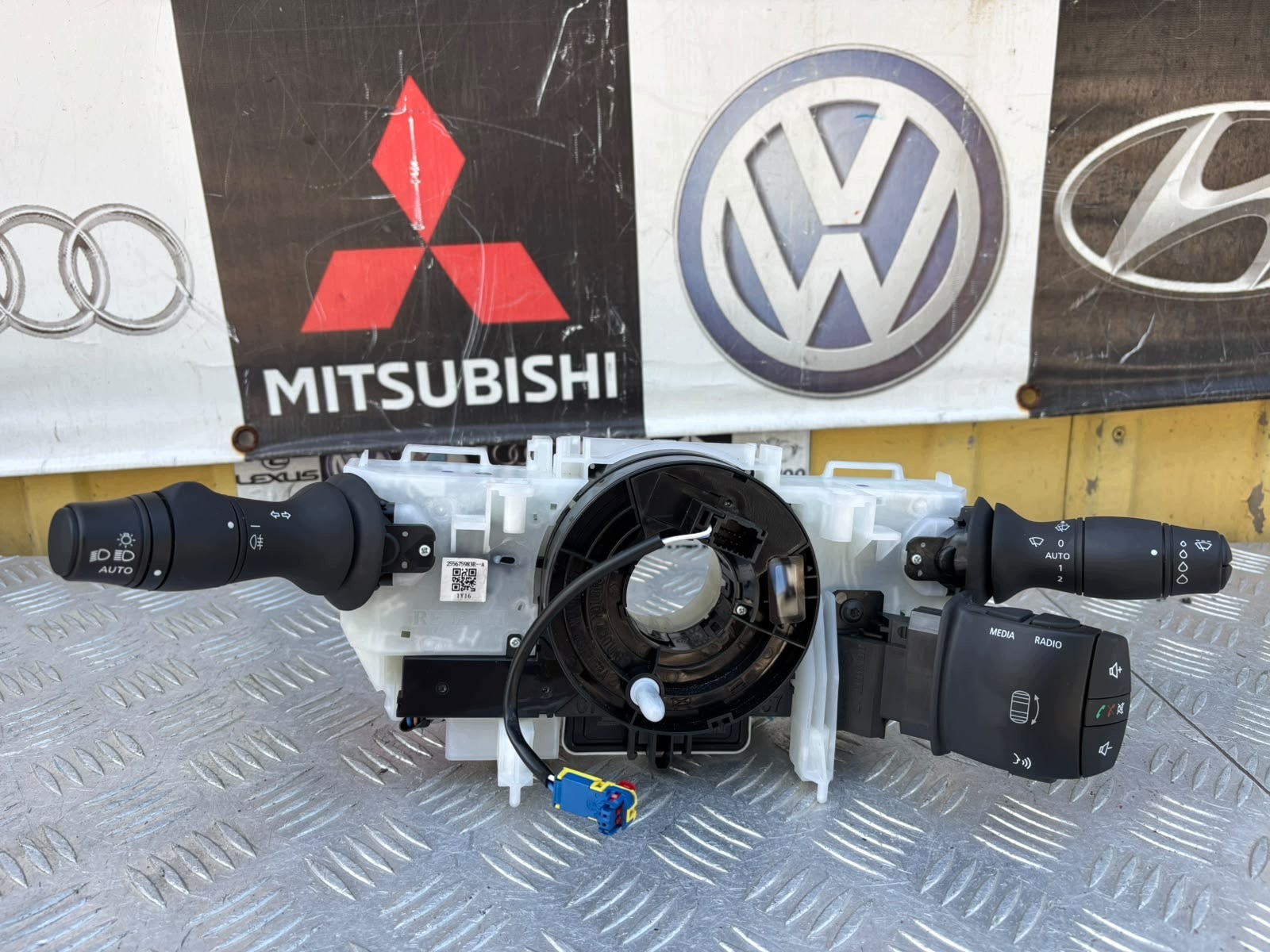 Renault Master IV Modulo Comutador 255675983R image 2