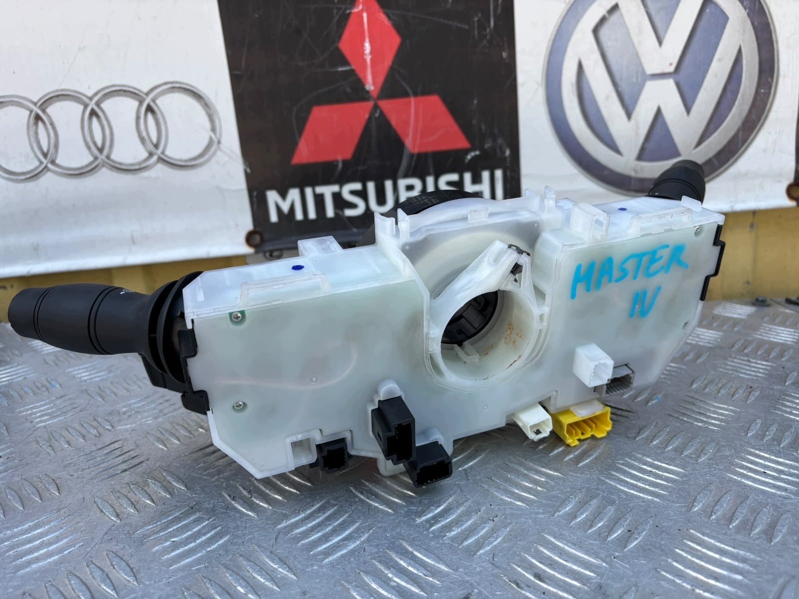 Renault Master IV Modulo Comutador 255675983R image 4