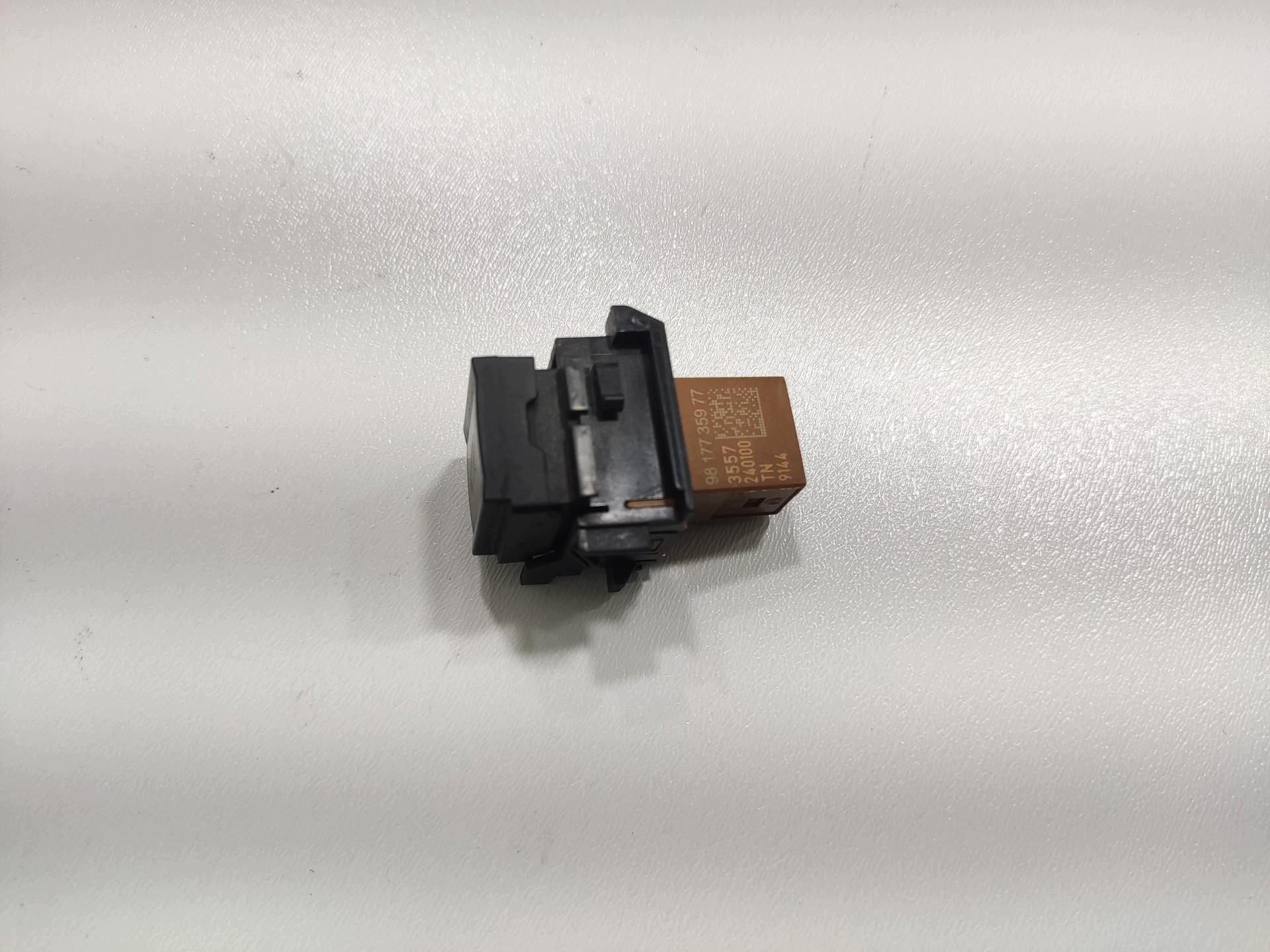 Zentralverriegelungstaster Partner/Berlingo IV 2018-2023 OEM 9817735977 image 3