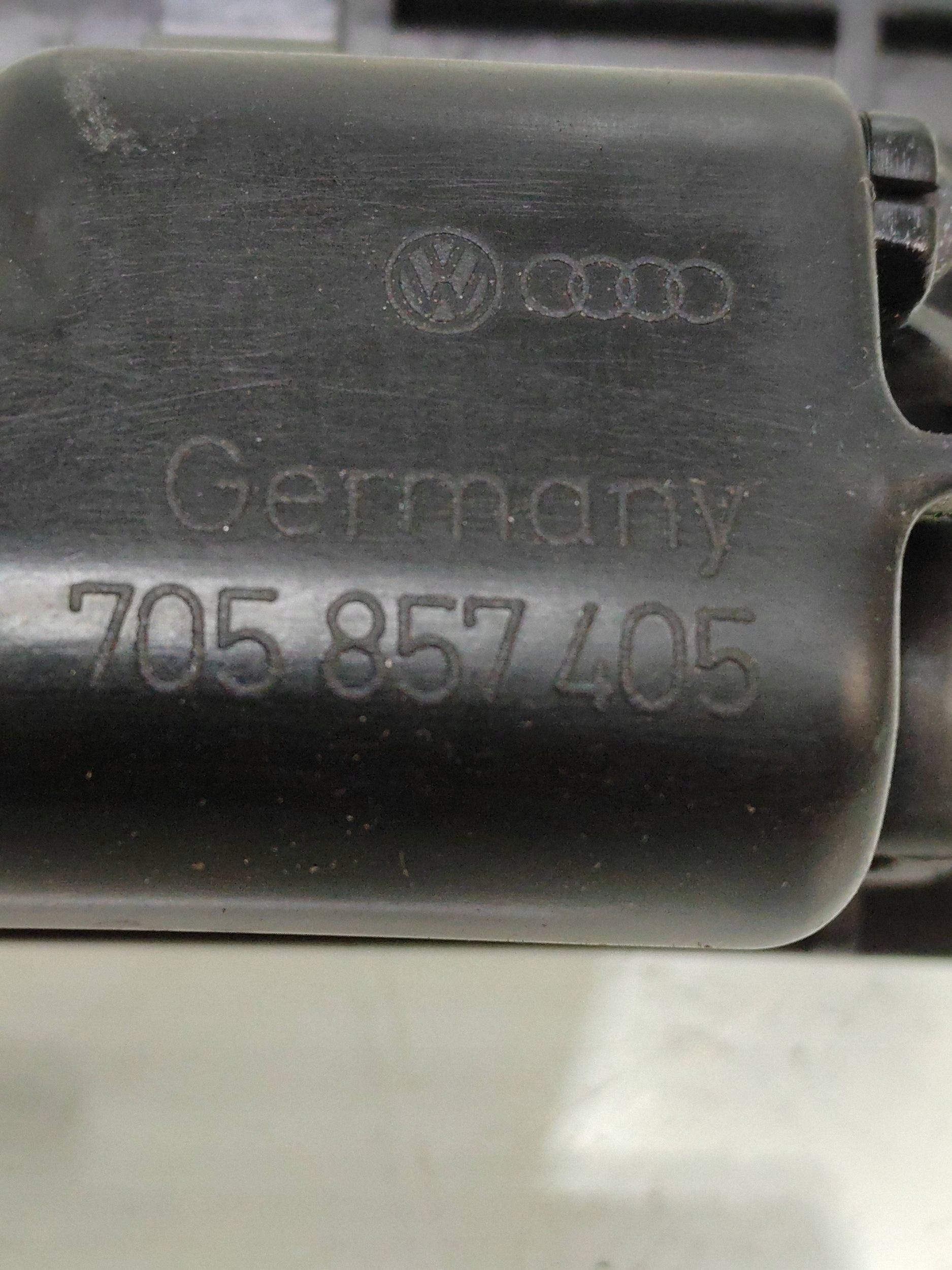 Cinzeiro VW T4 Multivan 90-04 OEM 705857405 image 3
