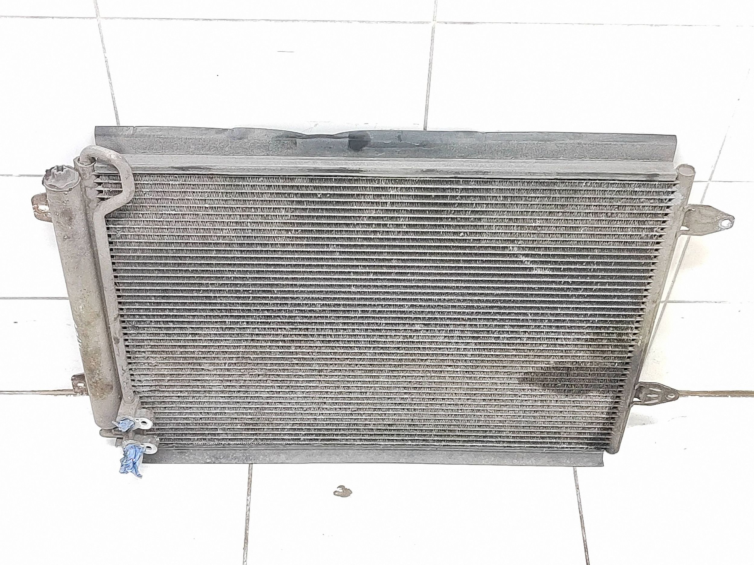 Condenseur clim VW Passat B6 FRC61036 image 2