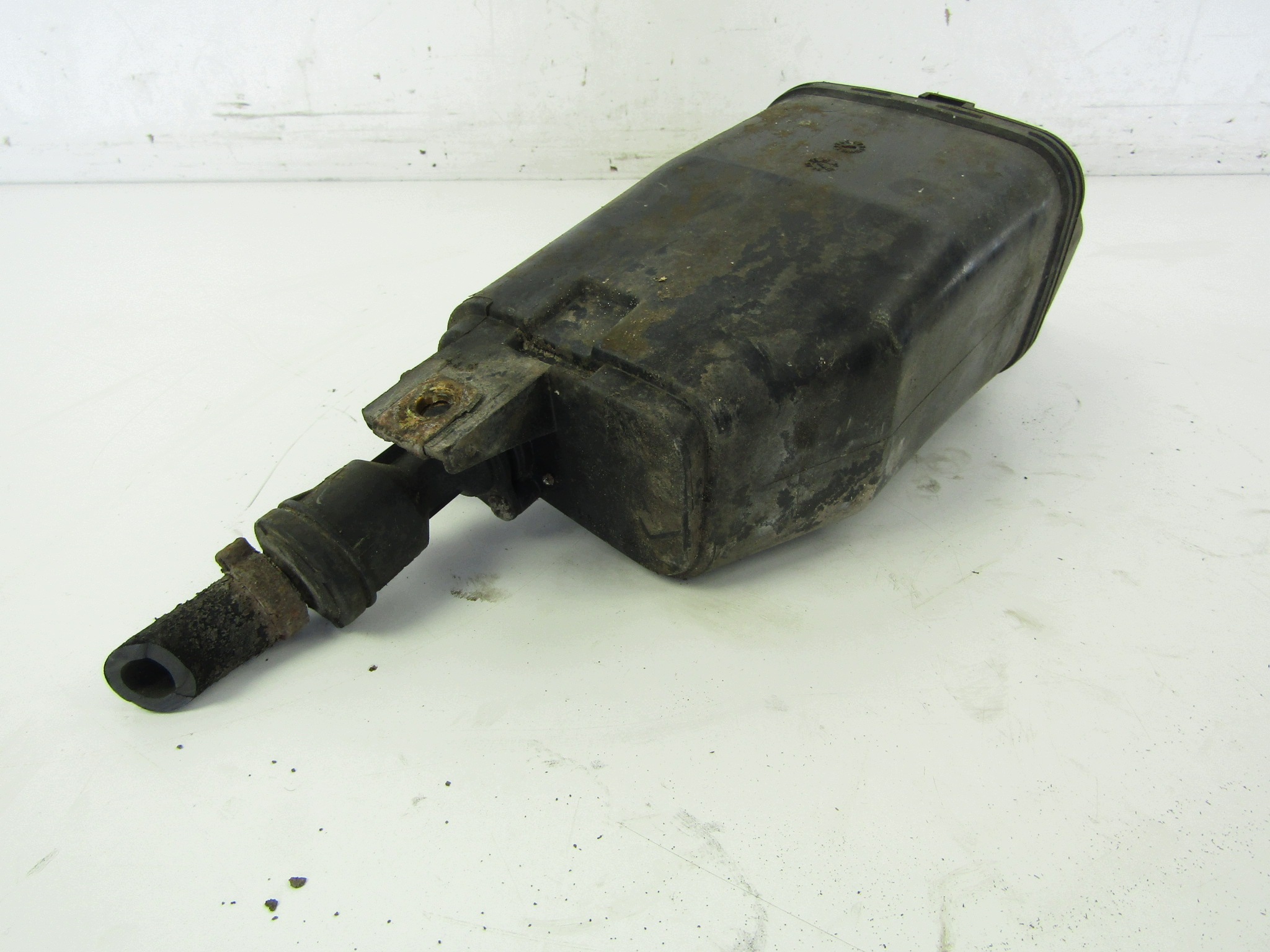 Filtre à charbon actif Audi 100 C4 4A0201801 image 6
