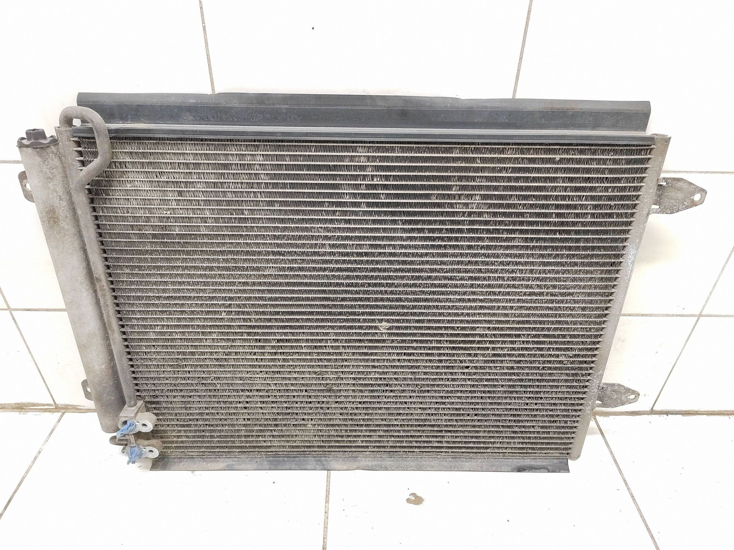 Condenseur clim. VW Passat B6 2007 image 2