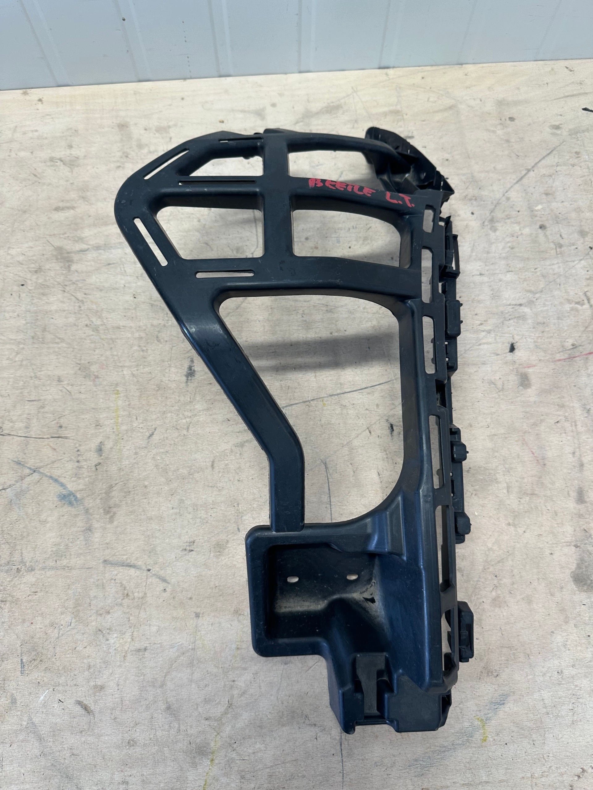 Supporto paraurti posteriore sinistro VW Beetle image 2