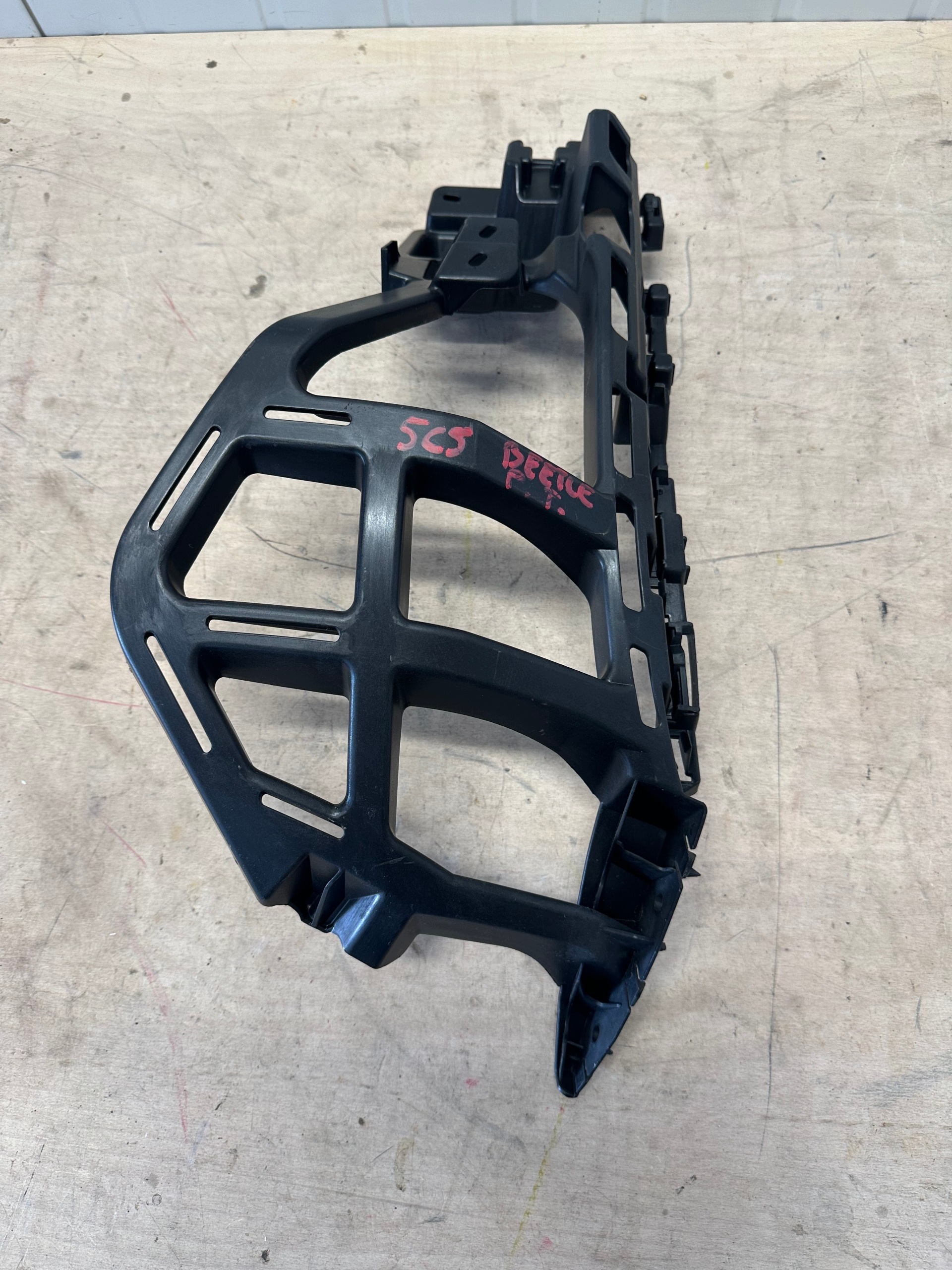 VW Beetle Rear Bumper Bracket Right Used image 2