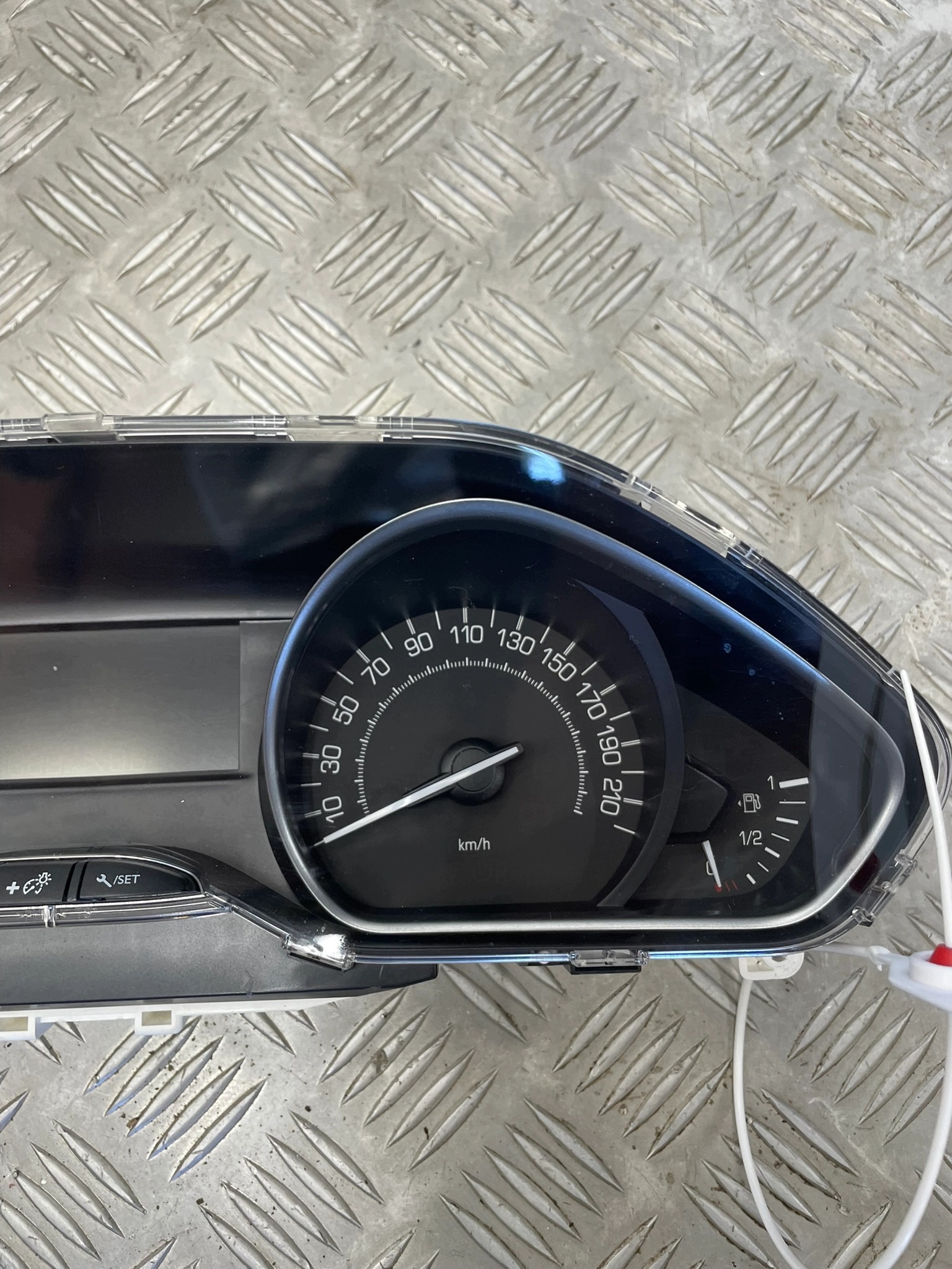 PEUGEOT 208 AND LIFT 2008 AND LIFT 9825986680 EUROPE