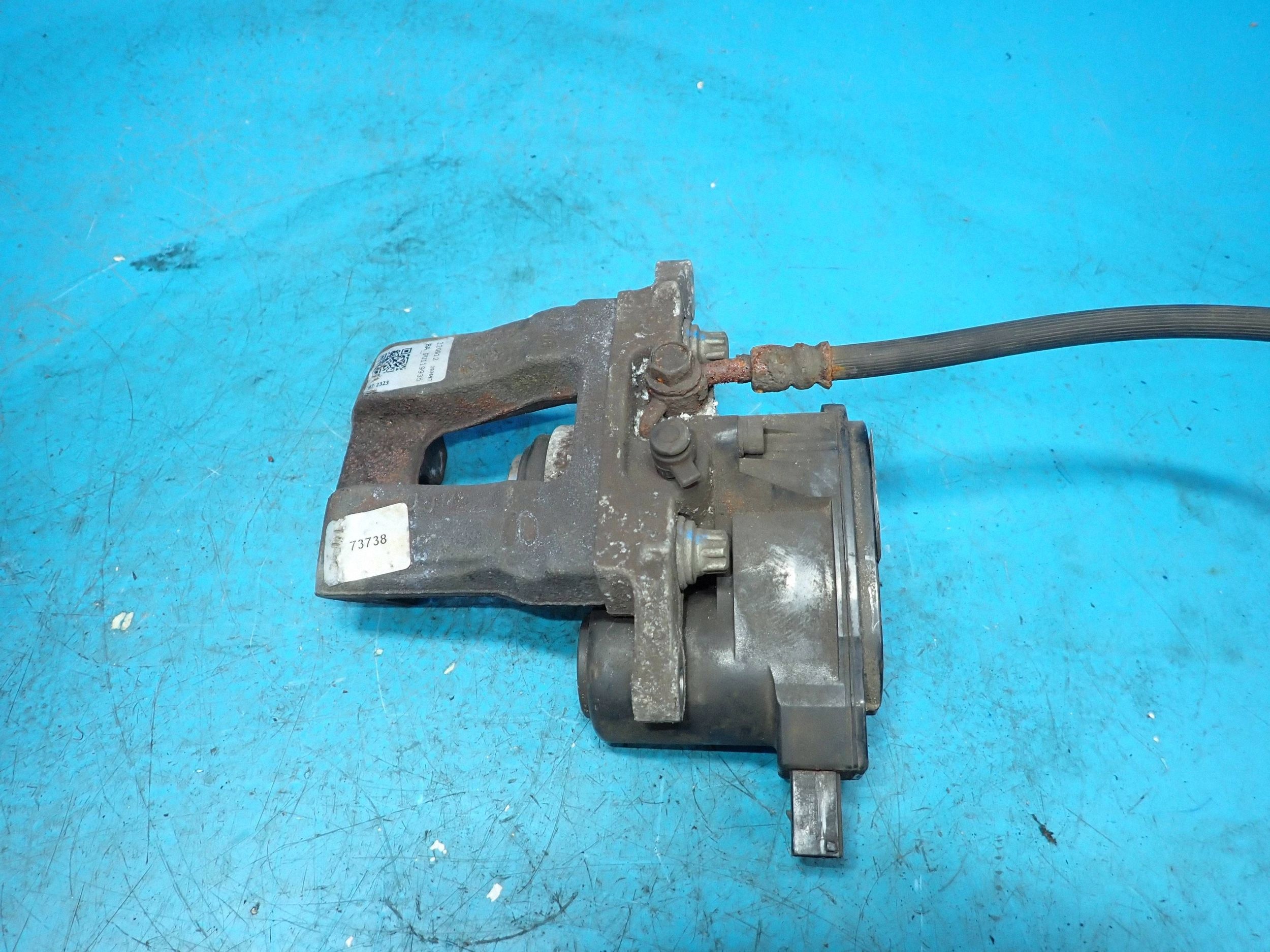 Hyundai i40 2012 Achterremklauw rechts gebruikt OEM 8529032
