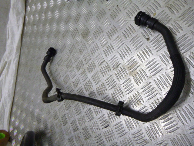 Opel Mokka II Corsa F waterslang 9853184480 image 2