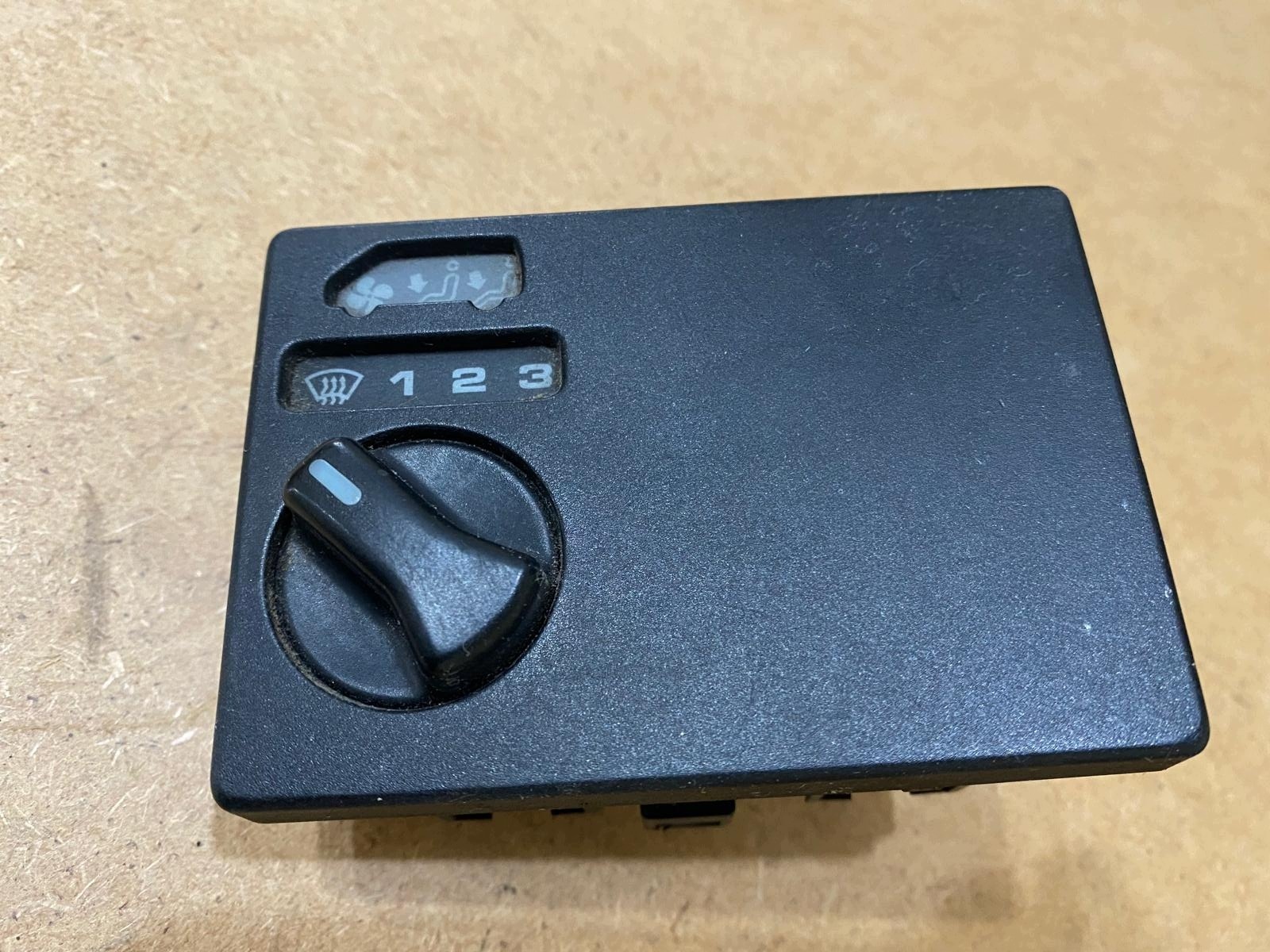 VW Transporter T4 (90-98) Air Vent Panel 701959531