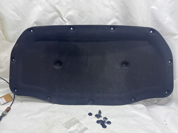 MG ZS 10958226 Konepellin äänieriste