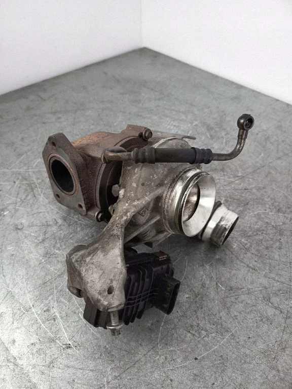 Turbine BMW 3 (E90) 8512464 2.0L Diesel image 2