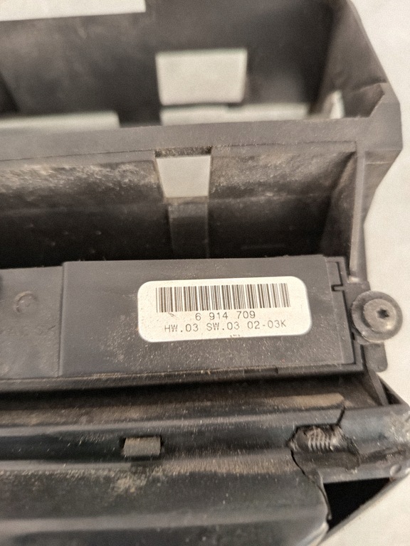 BMW 3 E46 Glovebox Ashtray 12V Socket OEM 8268888 image 3