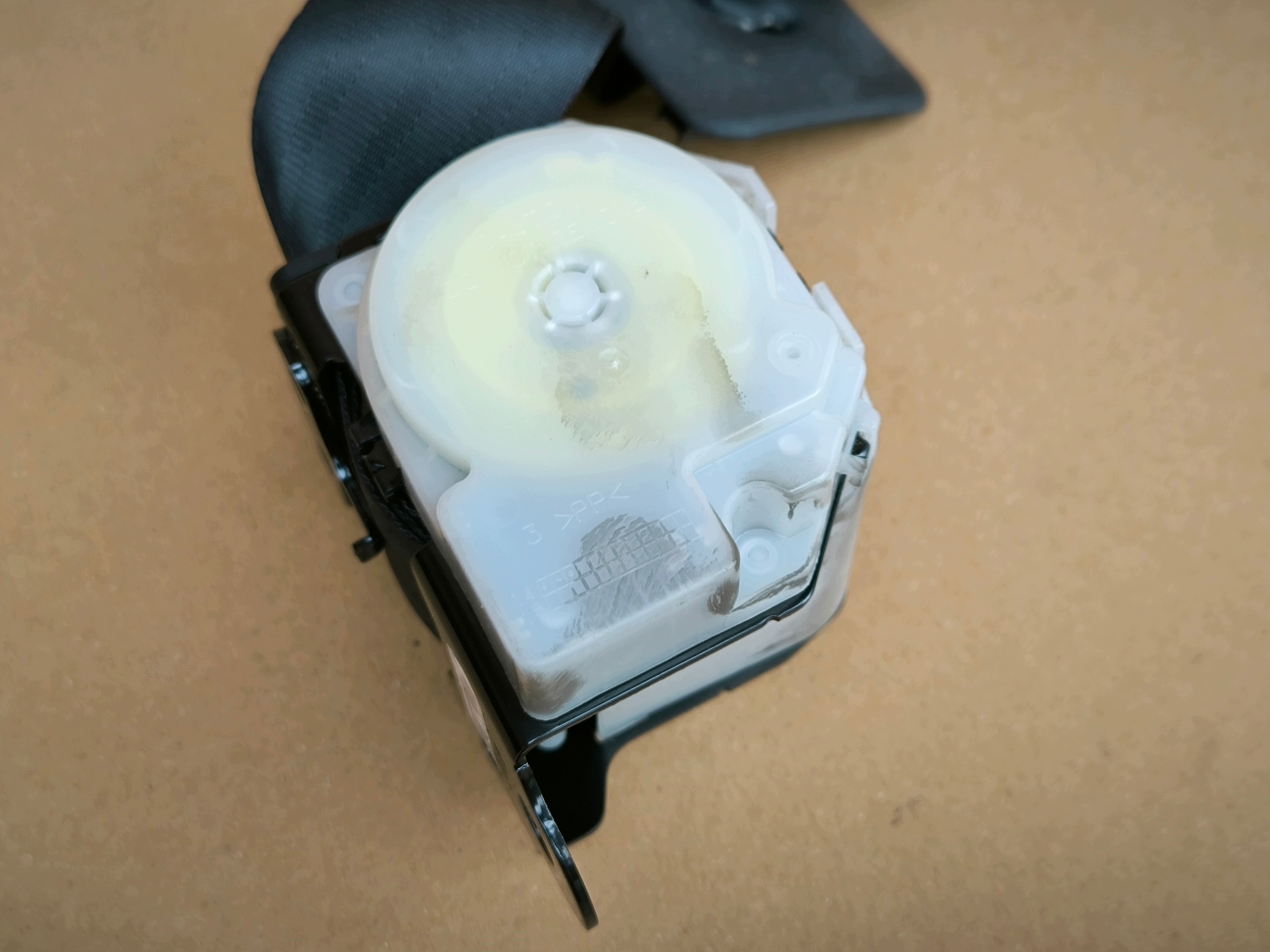Ceinture sécurité centrale Hyundai i30 II 2015 image 8