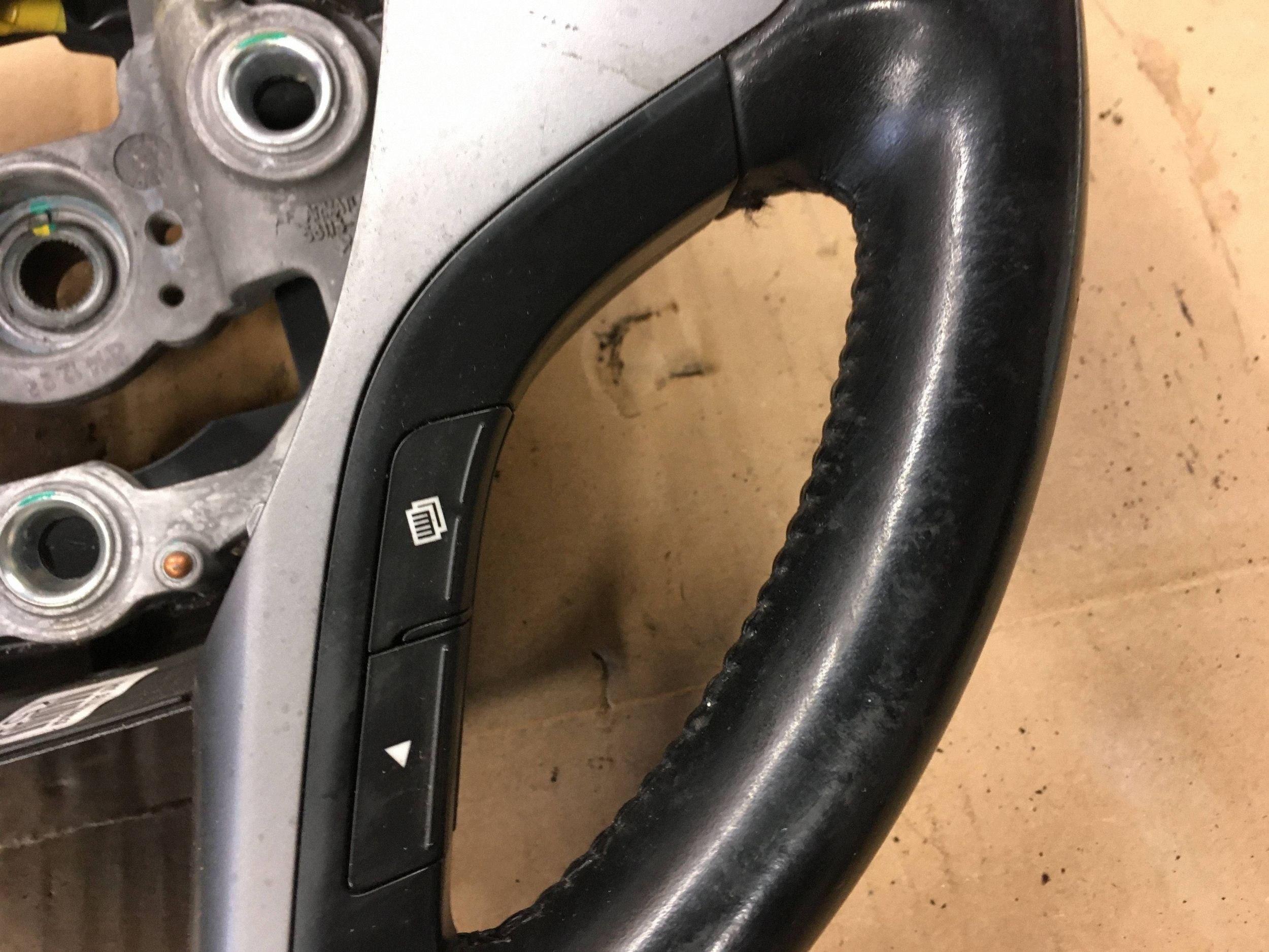 Steering wheel Hyundai i40 2015 image 9