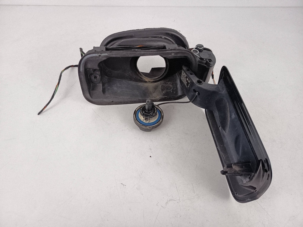 Polttoainetankin luukku BMW 3 (F30, F80) 7482906