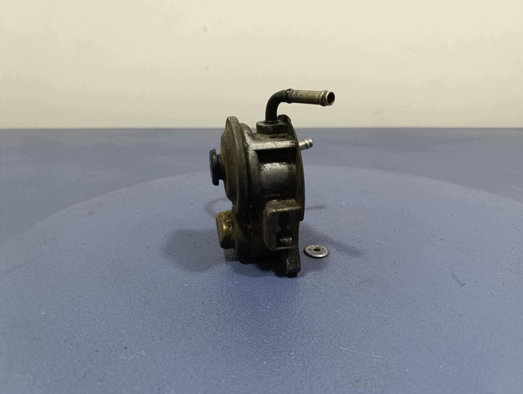 Fuel Filter Housing Toyota Avensis Verso 2.0 D-4D 1CD-FTV
