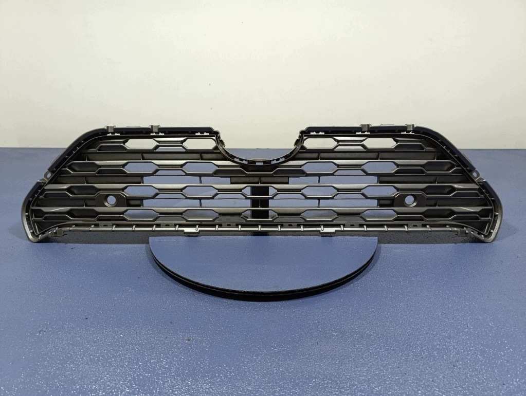 Toyota RAV4 V alaosa puskuriin PDC