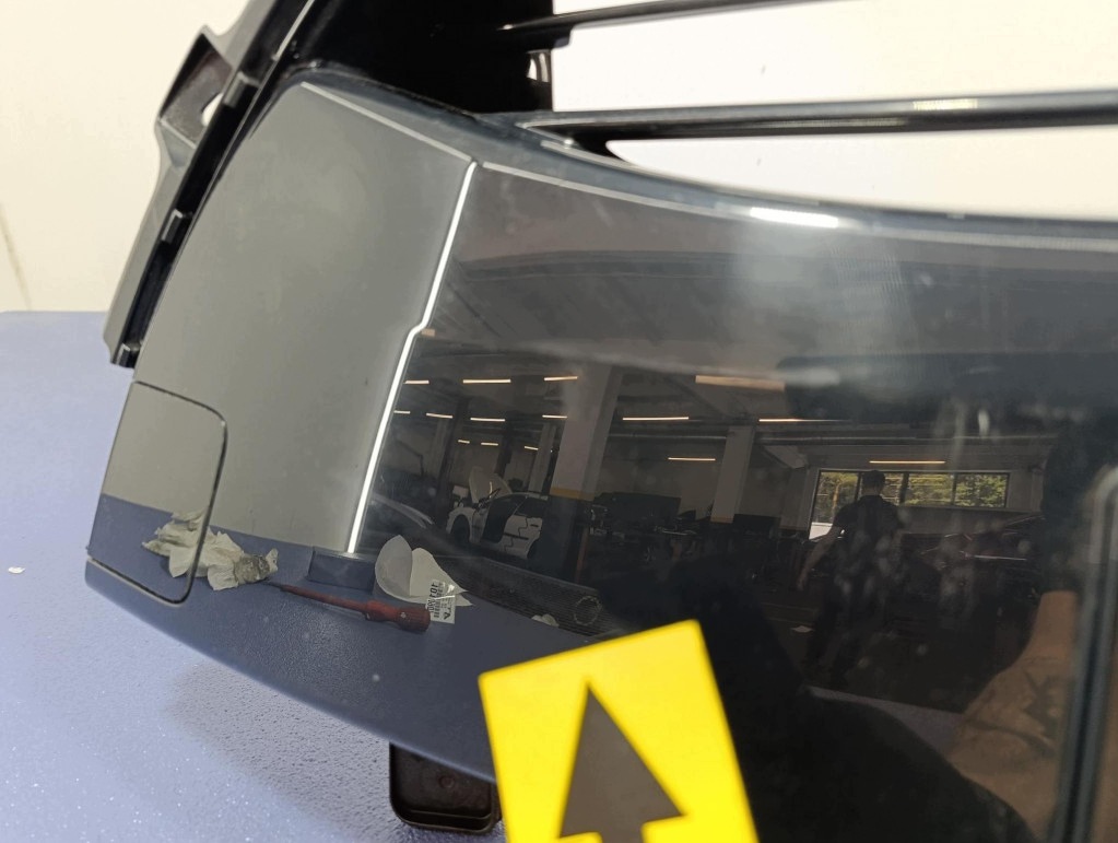 Toyota Yaris IV Kühlergrill Stoßstange Vorne image 9