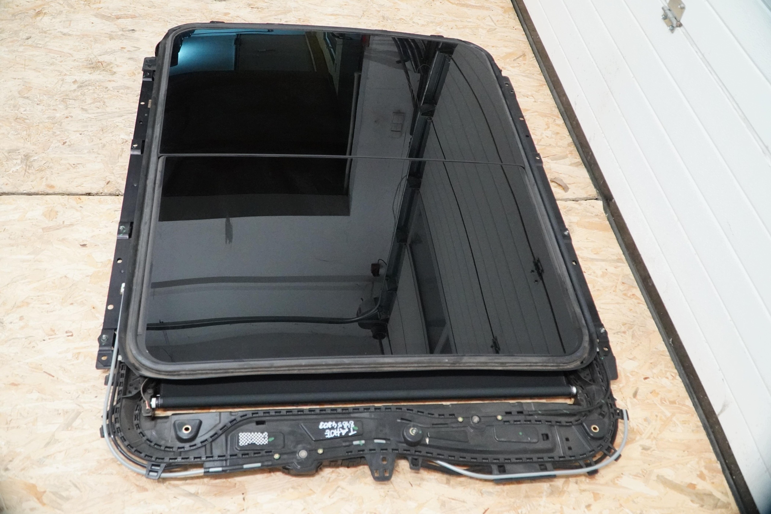 SZYBERDACH PANORAMA CHEVROLET TAHOE V HIGH COUNTRY 20- image 6