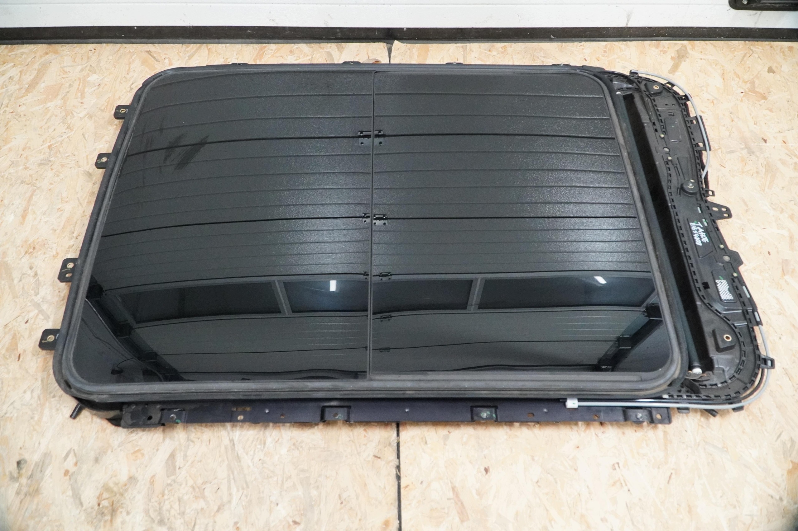 SZYBERDACH PANORAMA CHEVROLET TAHOE V HIGH COUNTRY 20- image 7