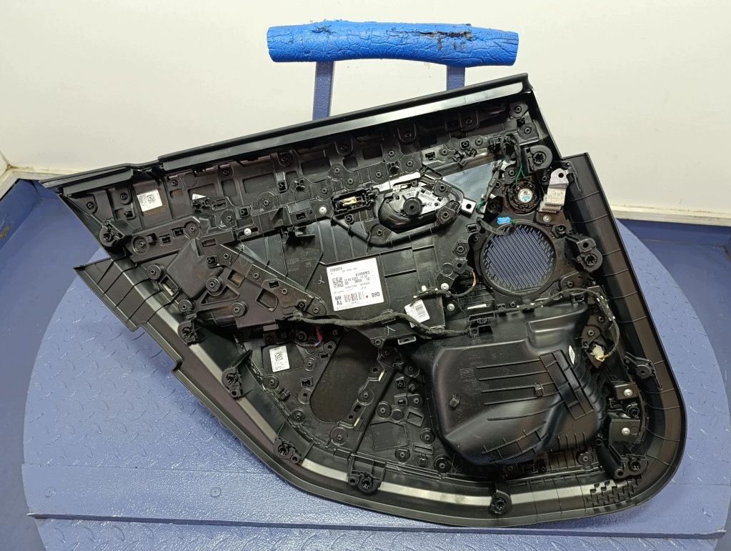 Tapicería Puerta Trasera Derecha BMW G60 G61 image 4