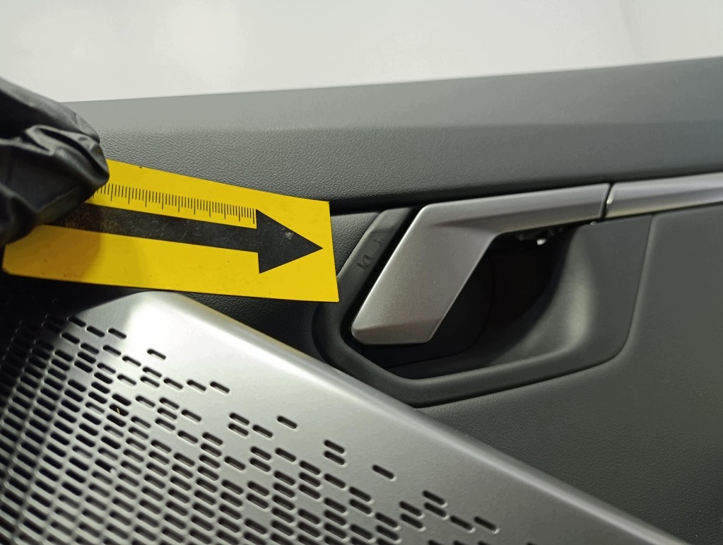 Tapicería Puerta Trasera Derecha BMW G60 G61 image 8