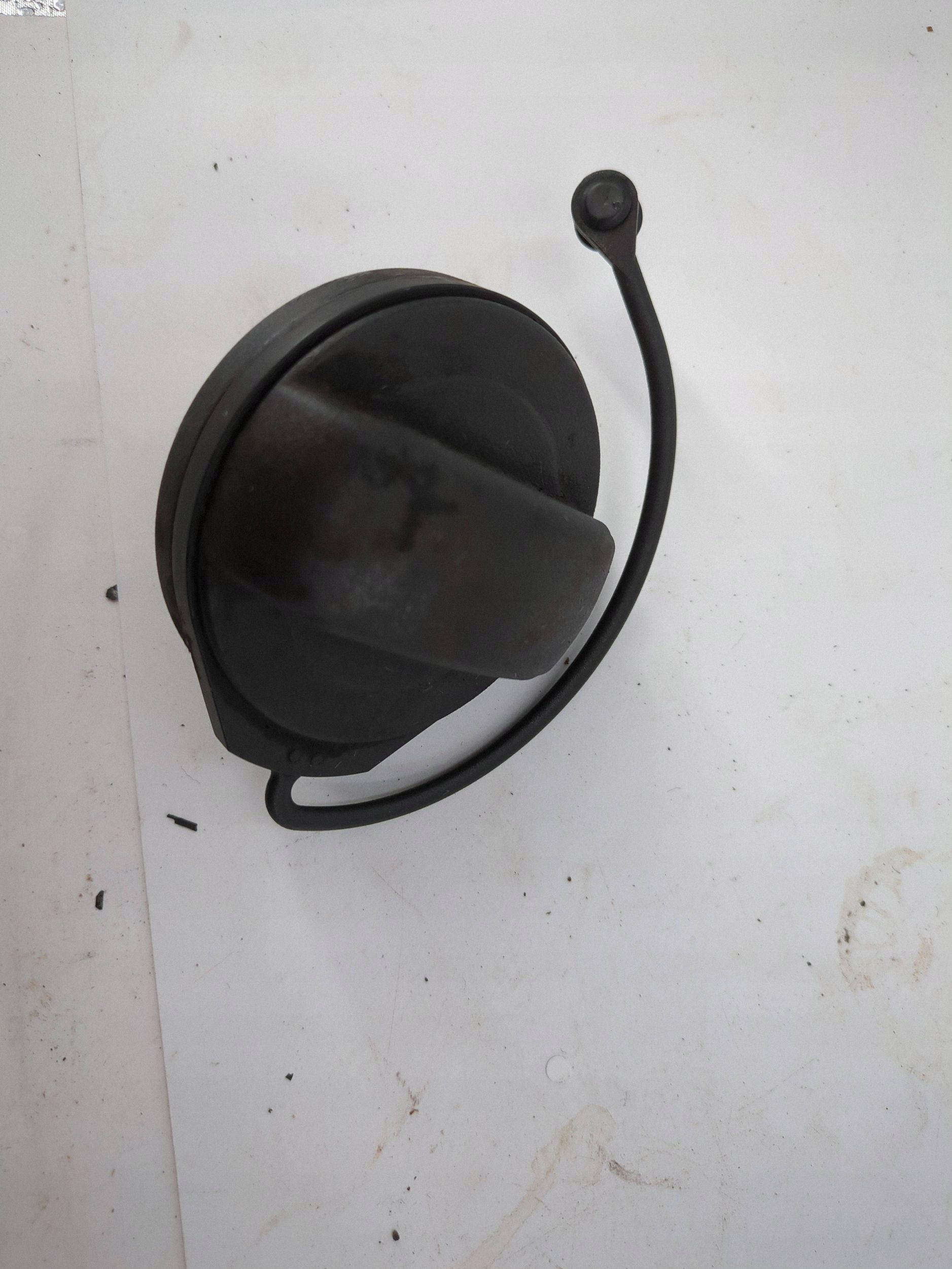 Audi A3 8Y 2021 Bränsletanklock image 2