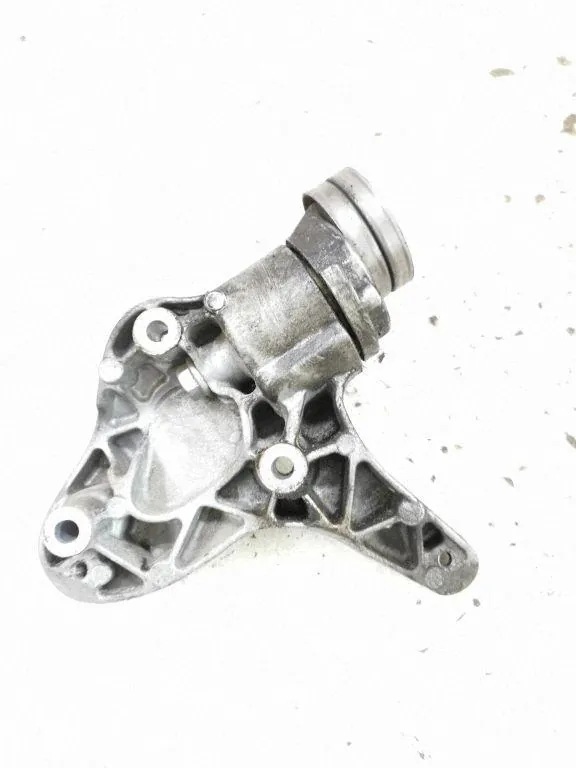 Vaihtovirtageneraattorin kiristin VW Passat B6 1.4L 1K0260885B