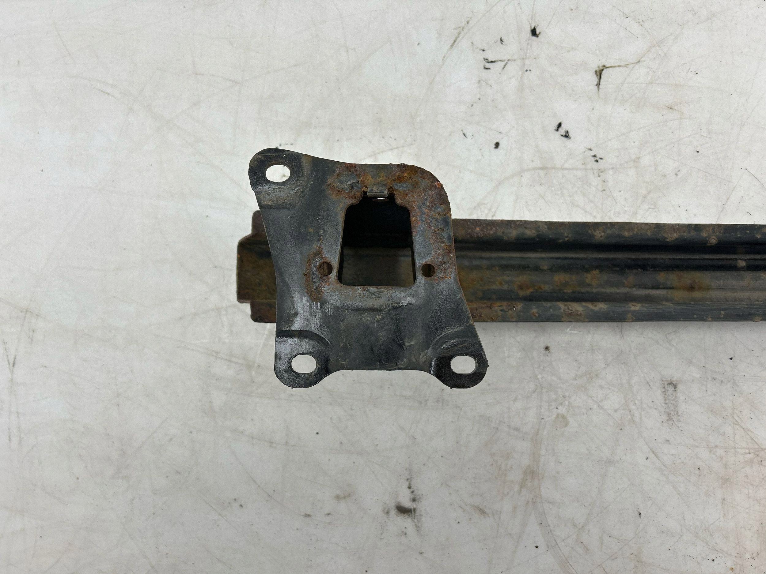 VW Golf VI 2011 Achterbumper Dwarsbalk OEM 1K5807558A image 7
