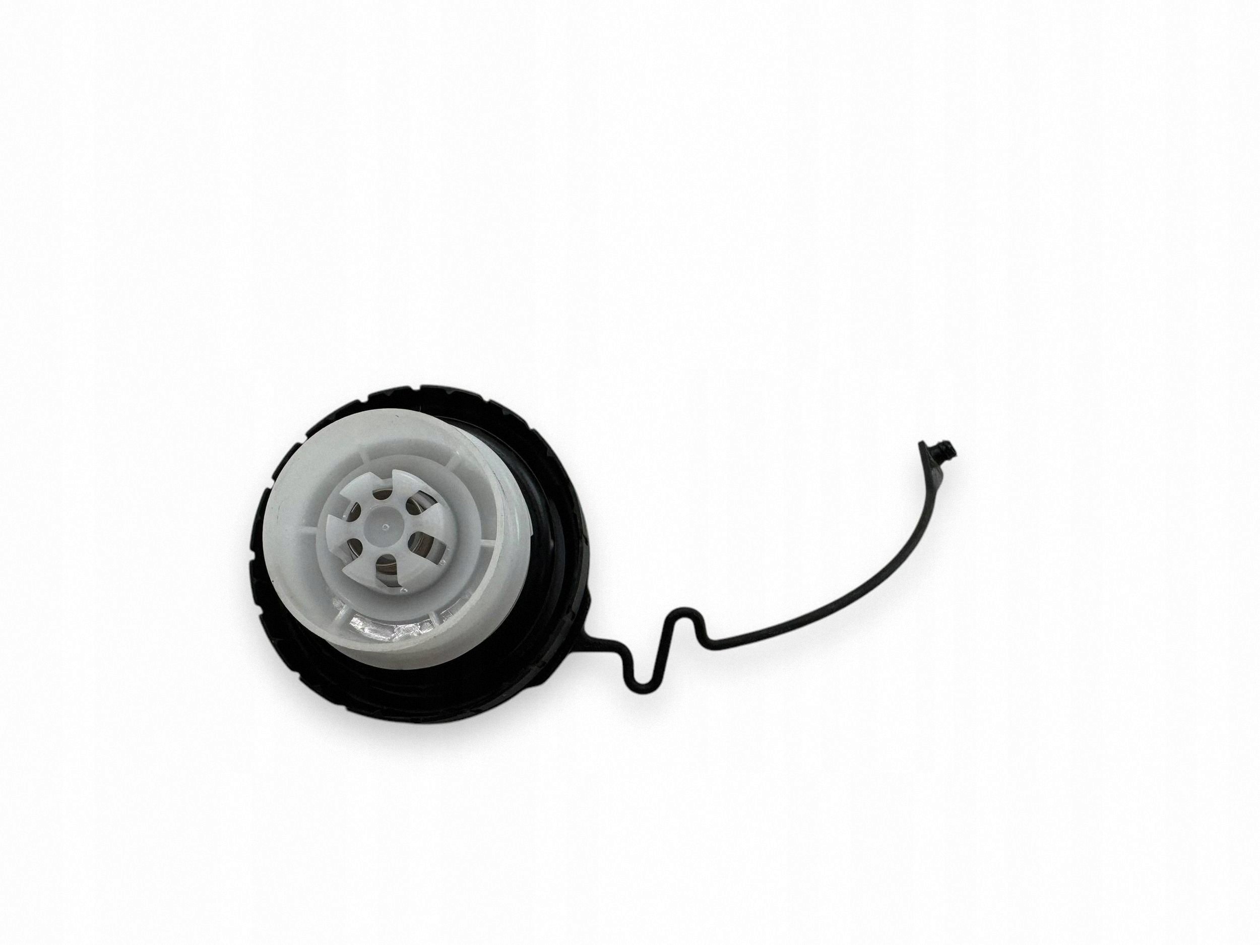 Toyota Yaris Cross 2022 Bränsletanklock OEM LAA4090 image 4