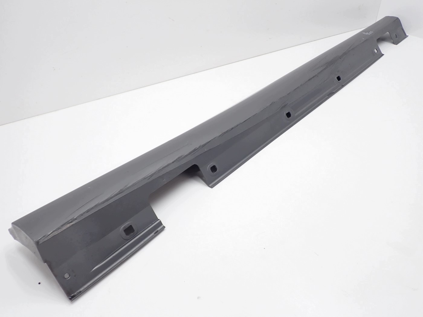Seuil droit Mercedes Classe B 246 OEM 2466900340