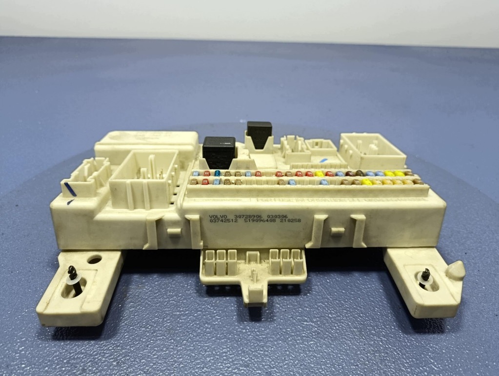 Volvo V50 S40 II BSI-modul 30728906 image 3