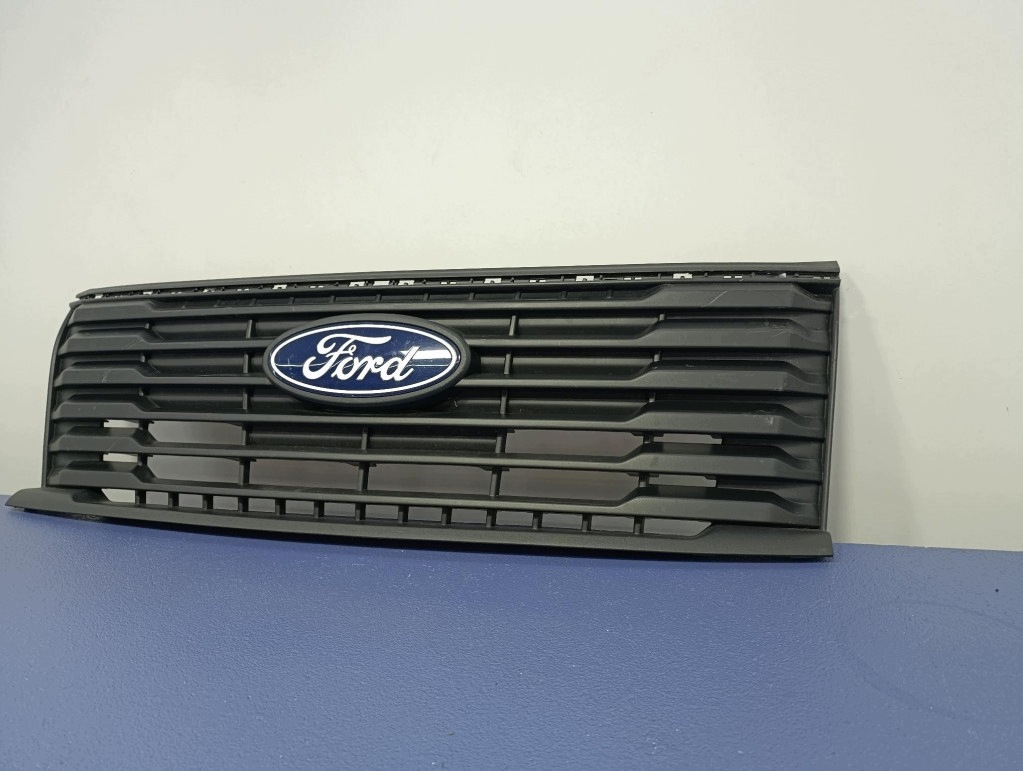 Ford Transit Courier MK3 Grille R2X6-8B271-A image 3
