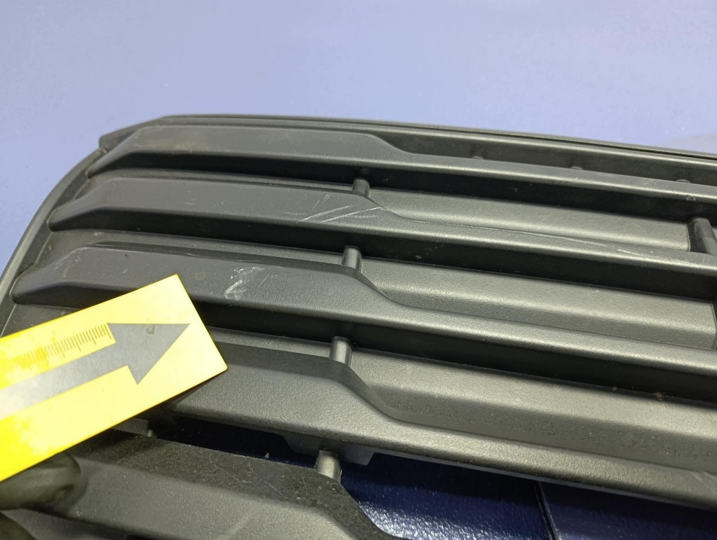 Ford Transit Courier MK3 Grille R2X6-8B271-A image 5