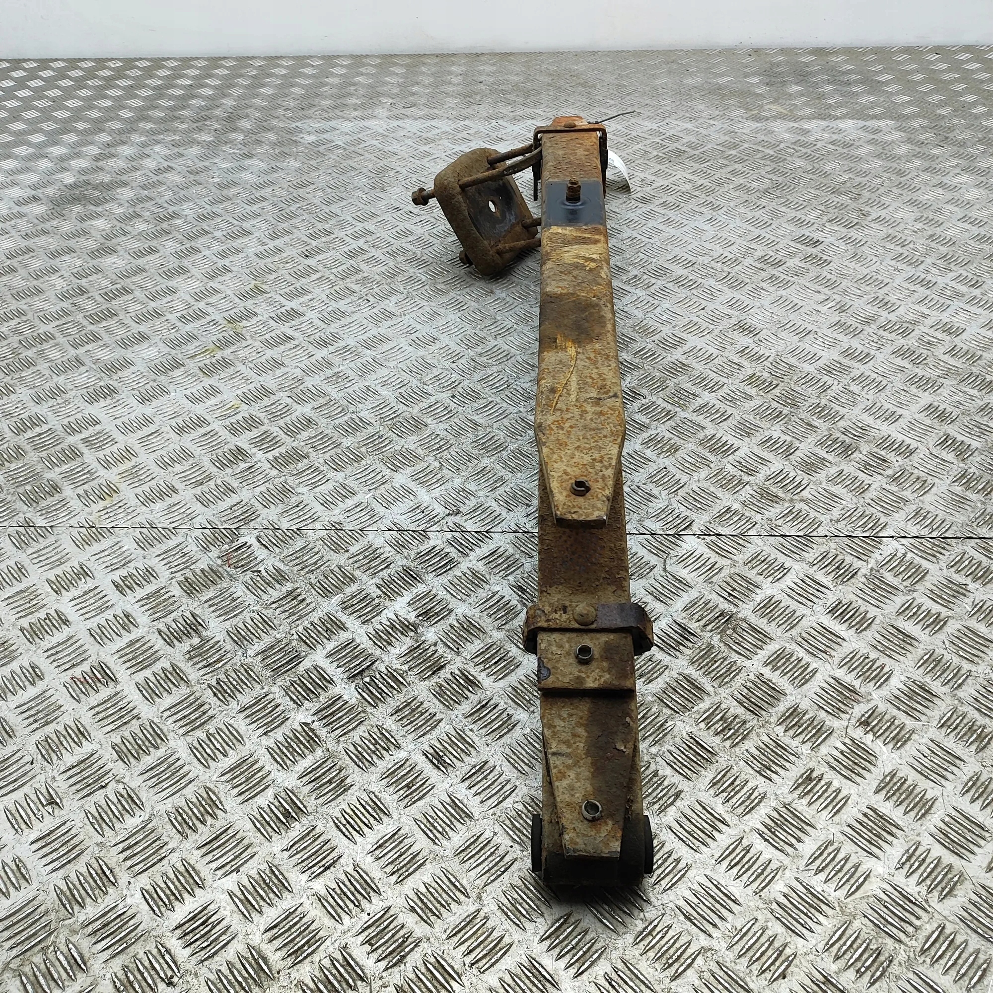 Rear Spring Right Hyundai H-1 Cargo (TQ) 551004H701 Used