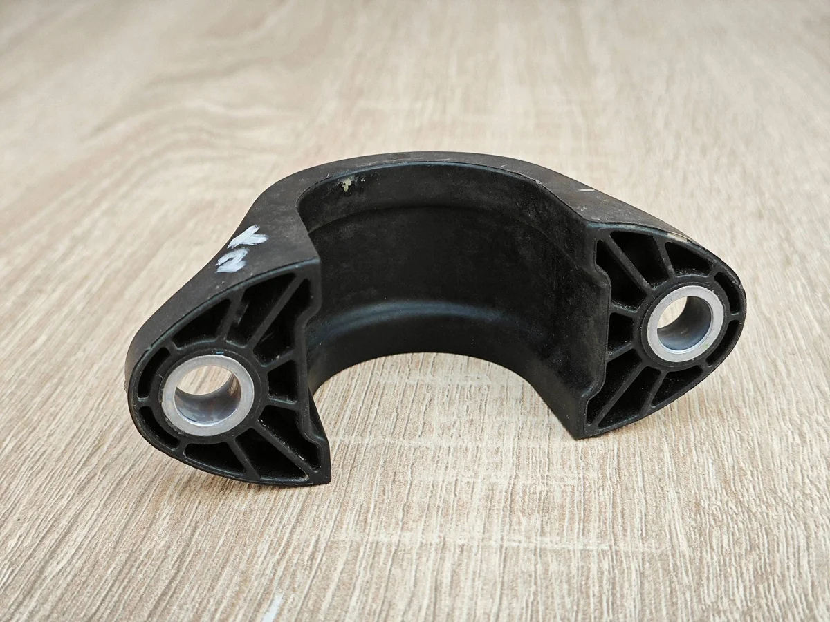 BMW X3 G01 LCI G02 Stabilisatorhalter hinten image 3