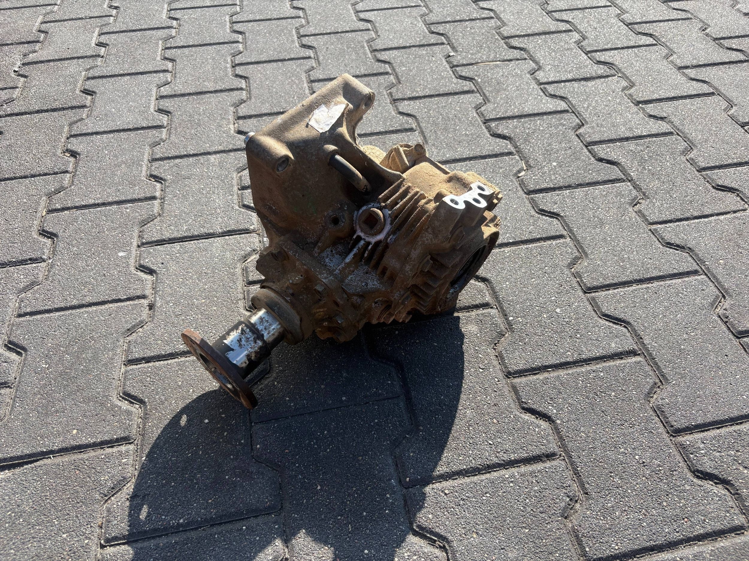 Ripartitore Nissan X-Trail T30 331008H503 image 2