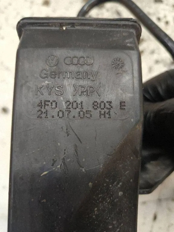 Filtre à charbon Audi A6 C6 2.0 TFSI 4F0201803E image 4