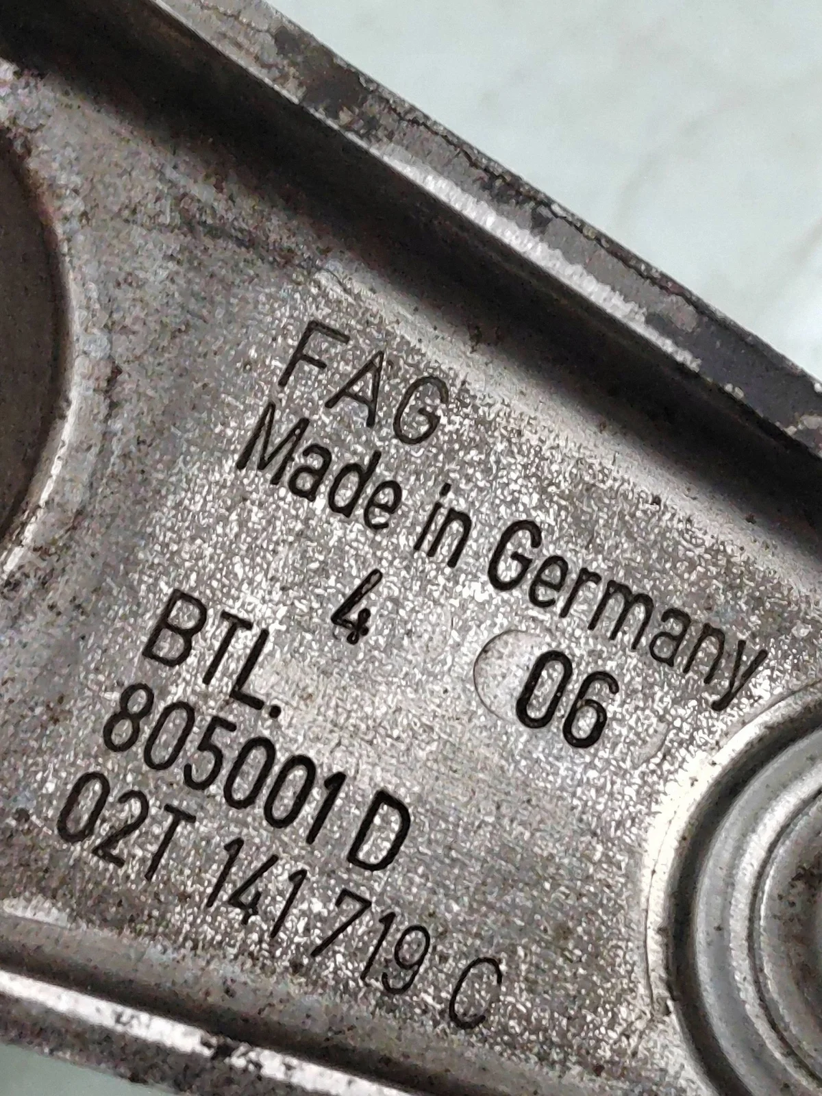 Bague d'embrayage VW Passat B6 2007 02T141153M image 4
